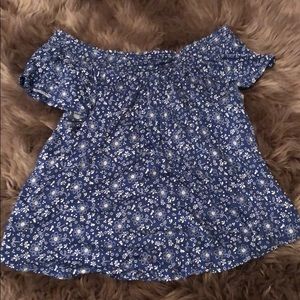 ❗️Bundle 3 Sale ❗️Off the Shoulder Shirt